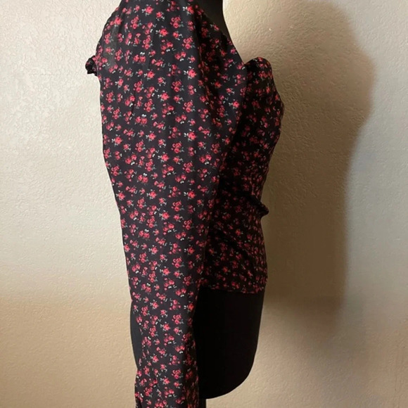 One Clothing Ditsy Long Sleeve Smocked Crop Top - Picture 9 of 11